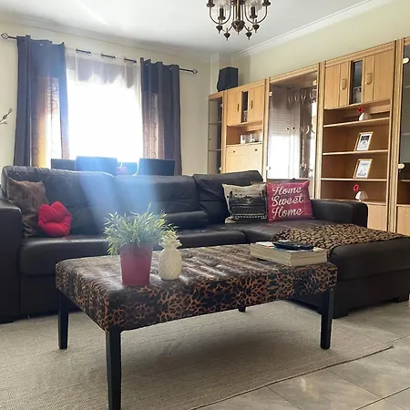 Cozy Near Parque Nacoes