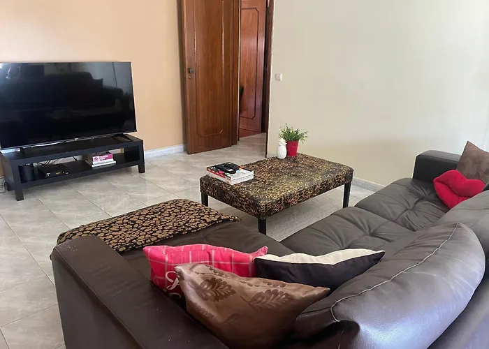 Cozy Near Parque Nacoes Bobadela
